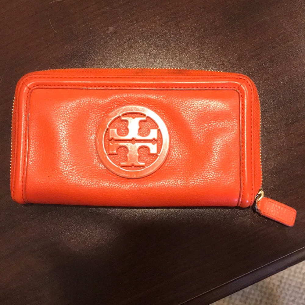 Tory Burch zip wallet